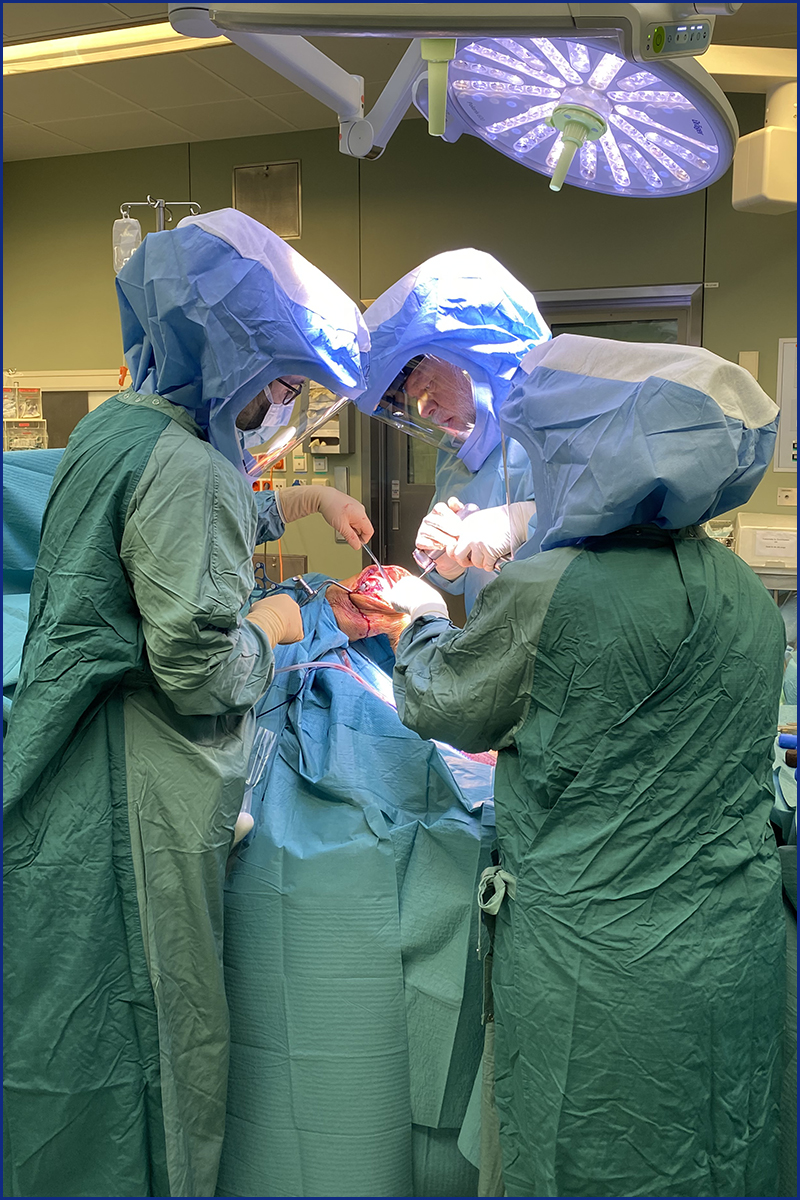 Erste robotergestützte Knie-Implantation in Österreich