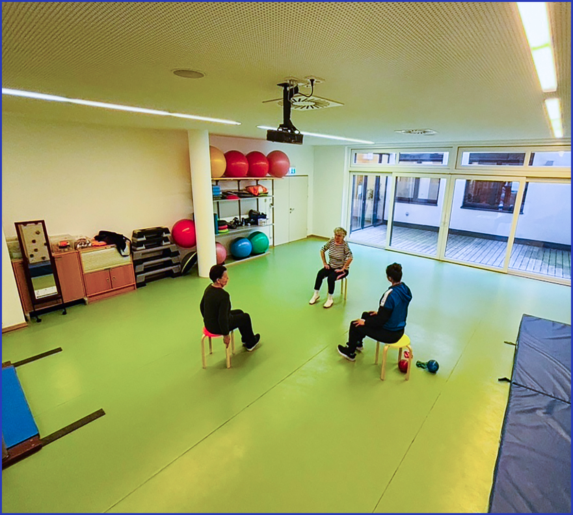 Gruppentherapie im Bewegungsraum